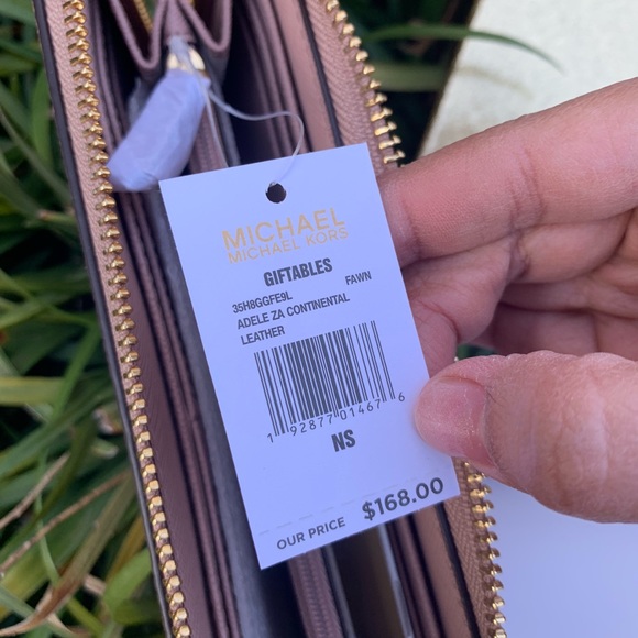 NWT Michael Kors Giftables Adele Zip Continental - Picture 4 of 4